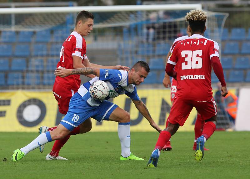 Fotbalový zápas mezi Ústím a Zbrojovkou Brno (v červeném) skončil nerozhodně 2:2.