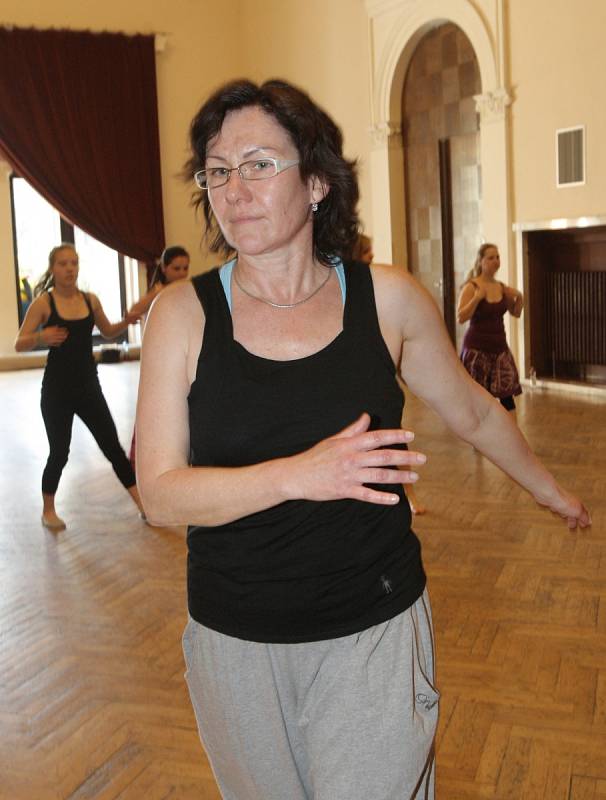 Protančit se prvním květnovým víkendem se rozhodly desítky Brňanů. Přihlásily se proto na taneční workshopy mezinárodního festivalu tance, tanečního a pohybového divadla TANCESSE 2013. 