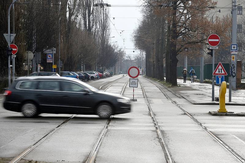Začaly dlouhodobé tramvajové výluky v ulicích Lesnická a Žabovřeská.