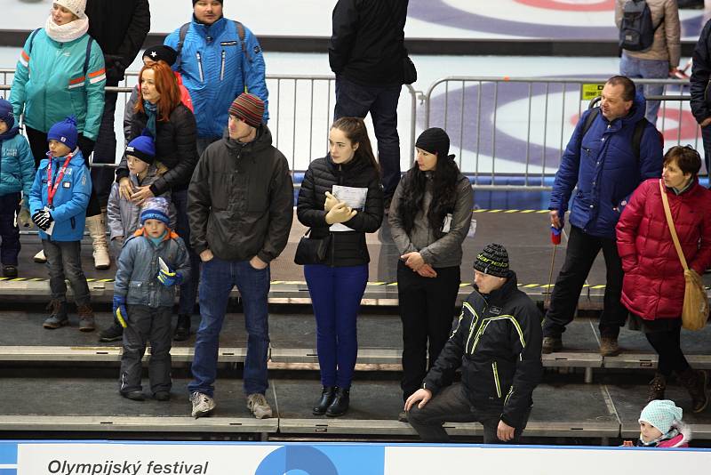 I v neděli ráno se scházejí stovky nadšenců na Olympijském festivalu v Brně podpořit české reprezentanty v Koreji.