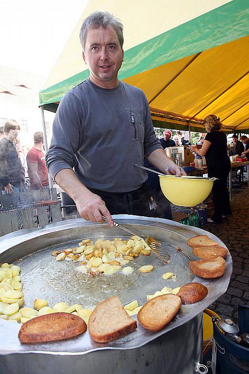 Česnekové slavnosti v Rosicích u Brna.