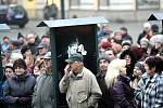 Demonstrace odborářů a hnutí ProAlt na Malinovského náměstí v Brně.