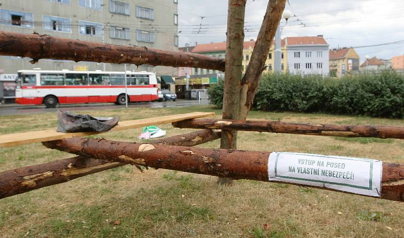 4AM/Galerie architektury chce ozvláštnit brněnské ulice a ukázat nedostatky staveb. Posloužit mají posedy.