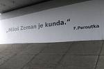 Vulgární nápis namířený proti prezidentovi Zemanovi.