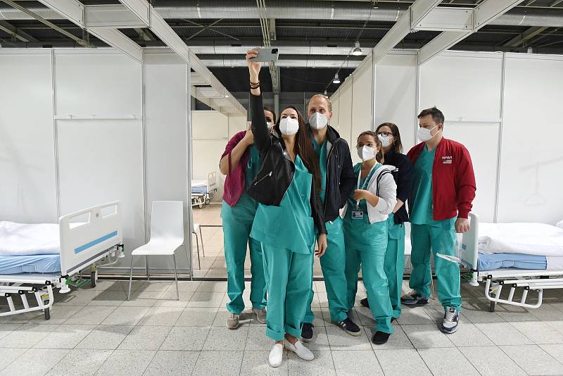 9.11.2020 - otevření provizorní nemocnice na brněnském výstavišti v pavilonu G2