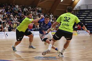 Královopolští házenkáři (v zeleném) padli v úvodním utkání druhého kola EHF Cupu na palubovce italského Fasana 28:29.