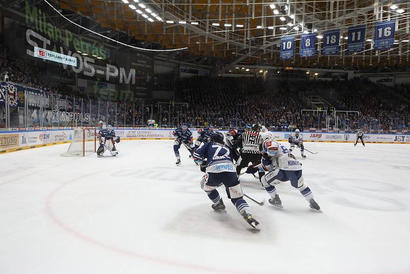 Prodloužení šestého čtvrtfinále extraligy mezi Kometou Brno a Vítkovicemi.