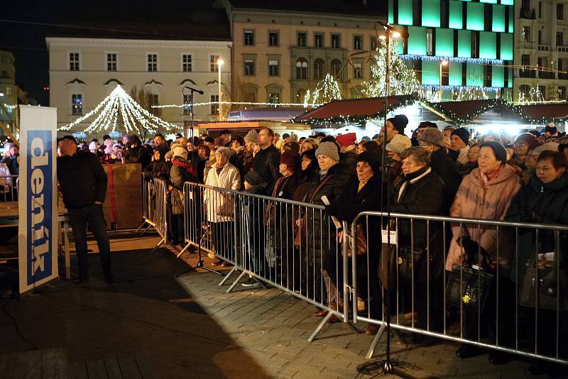 Brno 11.12.2019 - Česko zpívá koledy s hercem Zdeňkem Junákem