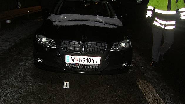BMW, které zloděj ukradl ve Vídni a směřoval s ním do Brna.