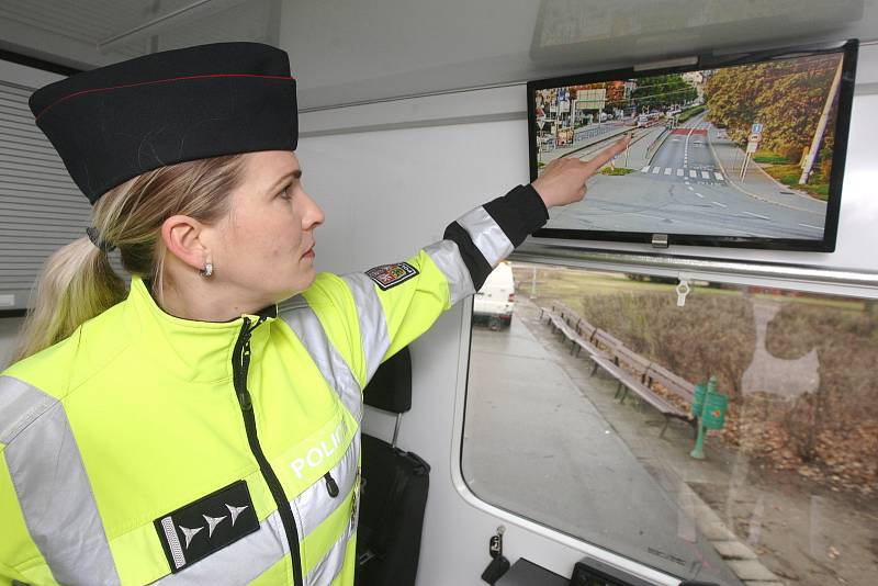 Brno, Moravské náměstí 4.2.2020 - preventivní akce Policie ČR zaměřená na viditelnost chodců v silniční dopravě