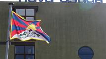 Tibetské vlajky v Brně.
