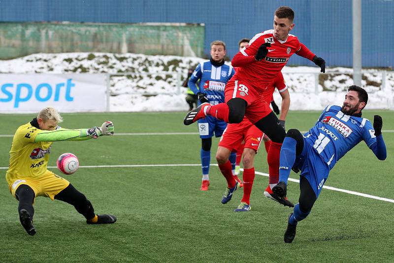 Zápas Tipsport ligy mezi 1. SC Znojmo (modrá) a FC Zbrojovkou Brno (červená).