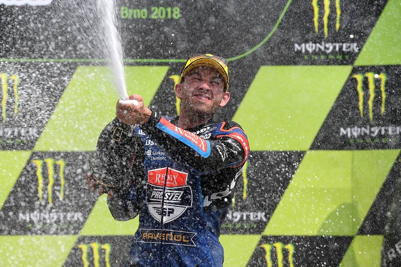 Vyhlášení vítězů závodu Moto3 - 1. Fabio Di Giannantonio, 2. Arón Canet a 3. Jakub Kornfeil.