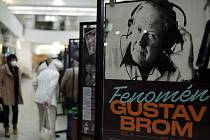 Gustav Brom by 22. května oslavil 100. narozeniny. V rámci projektu Gustav Brom 100 se mohli lidé podívat na výstavu v Alfa pasáži a poslechnout si koncert na Staré radnici.