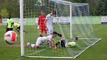 Líšeňští fotbalisté (v bílém) porazili v utkání 27. kola FORTUNA:NÁRODNÍ LIGY na domácím hřišti Prostějov 2:0.