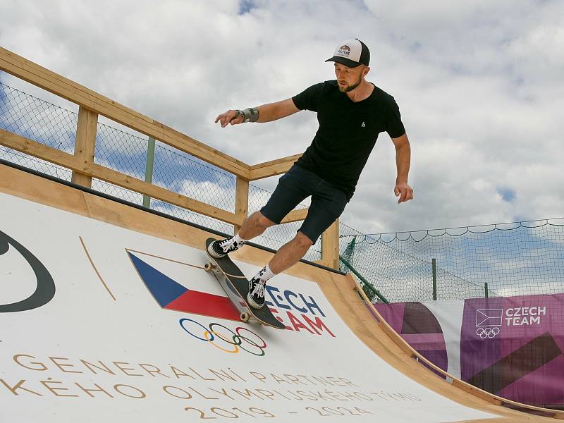 V brněnských Pisárkách bude Olympijský festival. Před otevřením se do areálu podívala ambasadorka festivalu, bývalá brněnská tenistka Lucie Šafářová, a další hosté.