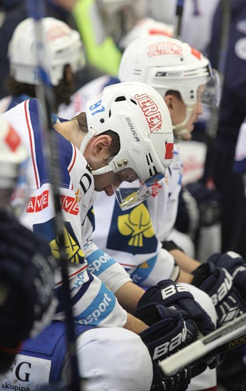 Hokejistům Komety Brno skončila po páteční porážce 3:4 od Chomutova sezona. V předkole play off podlehli Severočechům 1:3 na zápasy.