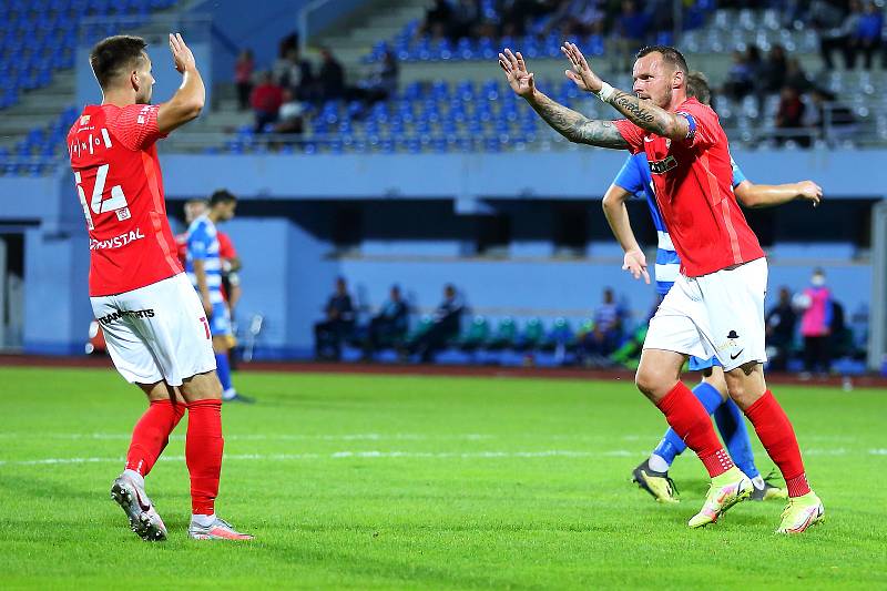 Brněnští fotbalisté (v červeném) deklasovali Ústí nad Labem 6:1.