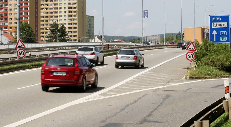 Dopravní omezení v brněnské Sportovní ulici.