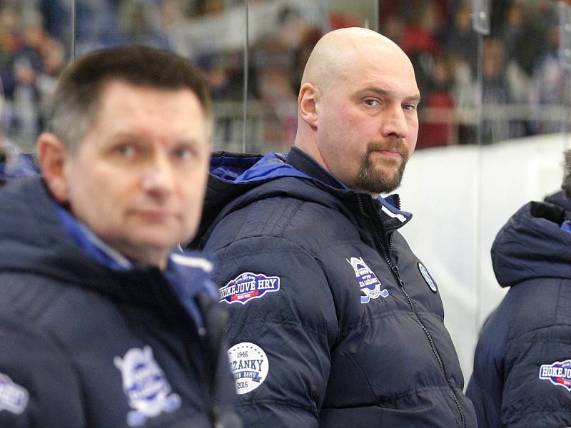 Důležité vítězství, které se rodilo od brankáře. Marek Čiliak se výrazně podílel na výhře brněnské Komety 3:0 proti Hradci Králové ve 45. kole extraligy. Působil jistě a k jeho výkonu se přidali brankami útočníci Radim Zohorna, Petr Ton a Jakub Koreis.