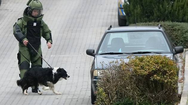 Policie spolu se strážníky uzavřela Puškinovu ulici v Žabovřeskách. Kvůli falešné bombě.  