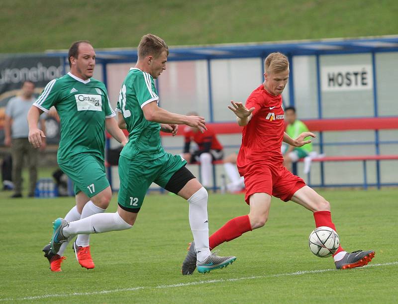 Fotbalisté Bohunic ve středu porazili v dohrávce 18. kola krajského přeboru Bystrc 4:0 a poskočili na druhé místo tabulky.