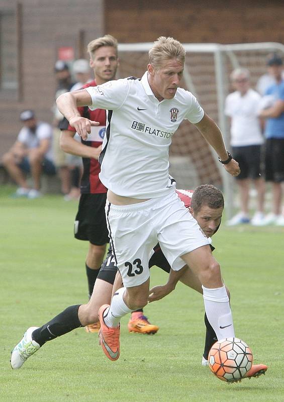 Michal Škoda. Zbrojovka Brno remizovala v Bosonohách s Opavou 2:2. Jedním ze střelců byl Franci Litsingi, který krátce po pauze srovnal na 1:1.