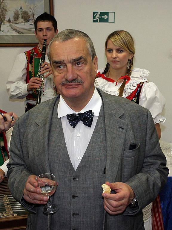 V Těšanech na brněnsku se uskutečnil ustavující sněm JMK TOP 09, kterého se zúčastnili Karel Schwarzenberg a Miroslav Kalousek. 