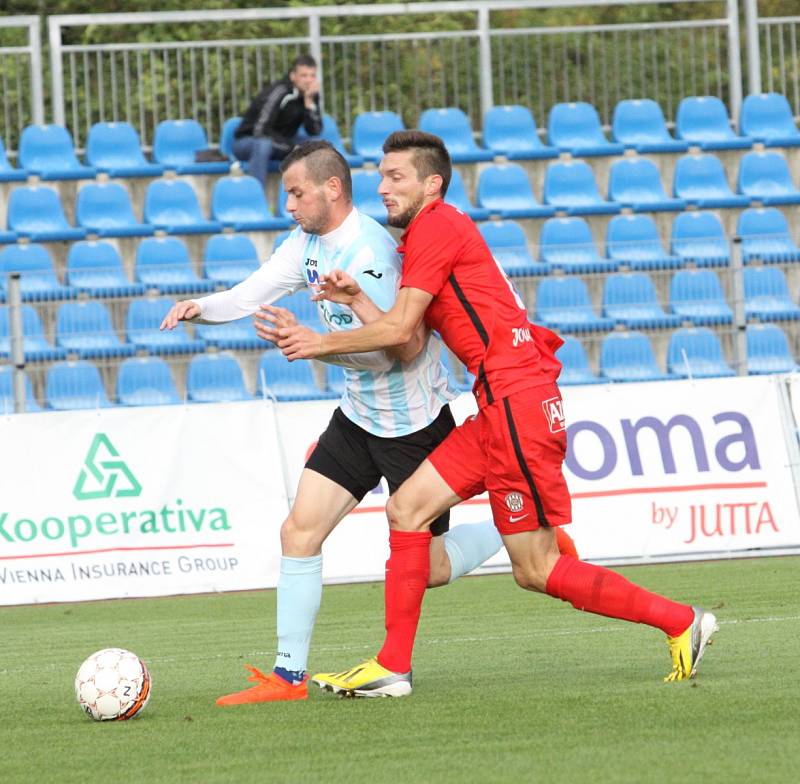 Jednoznačně vyhráli, i když úvodní minuty tomu nenapovídaly. Fotbalisté brněnské Zbrojovky se dostali v Mol Cupu mezi šestnáct nejlepších týmů. Ve středu ve třetím kole zvládli duel na hřišti druholigového Ústí nad Labem.