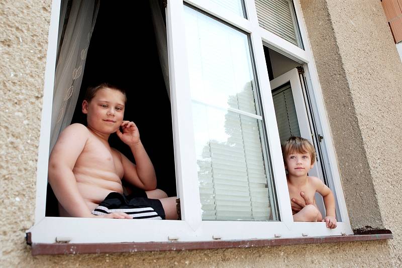 Ani horké letní počasí neodradilo obyvatele brněnské městské části Komín od toho, aby oblékli kroje a o víkendu oslavili Vavřinecké hody.