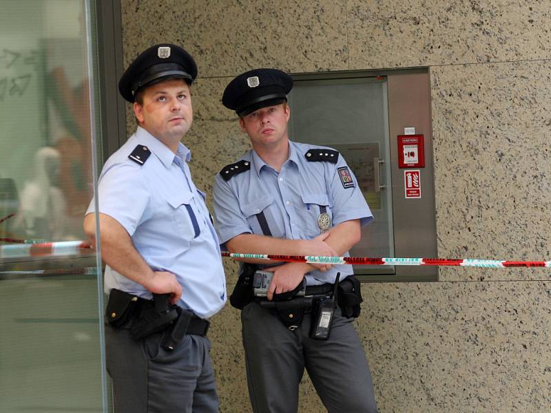Policisté uzavřeli část obchodního centra Vaňkovka.