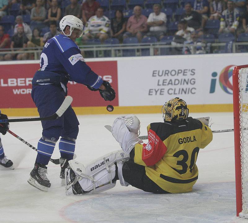 Třetí zápas, třetí výhra. Hokejisté brněnské Komety v domácím utkání Ligy mistrů finské Kuopio porazili 3:2 v prodloužení.