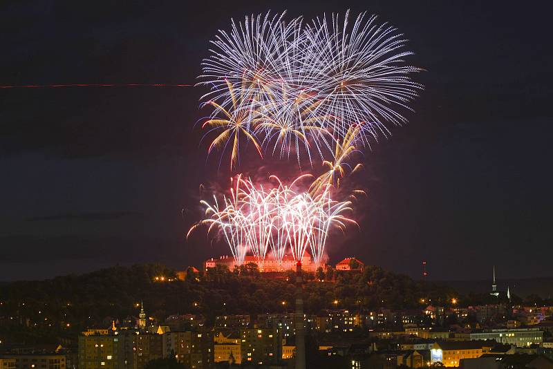 Populární festival ohňostrojů Ignis Brunensis letos oslaví pětadvacet let od založení. Na snímku ročník 2016.