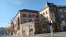 Muzejka na Moravském náměstí v Brně ožila - otevřelo se v ní prodejní okénko s pečivem.
