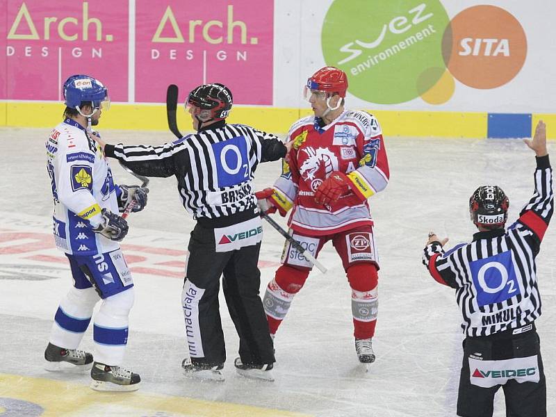 Hokejisté Komety se stále nemohou vydrápat z krize. S Třincem prohráli 1:5.