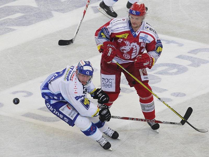 Hokejisté Komety se stále nemohou vydrápat z krize. S Třincem prohráli 1:5.