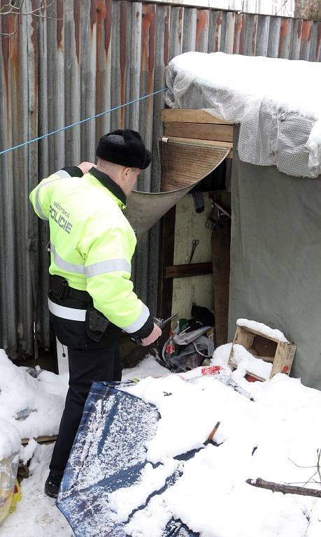 Strážníci se v zimním období vydávají za bezdomovci pravidelně.