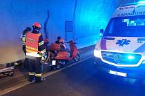Nehoda ve středu na poledne komplikovala provoz v Pisáreckém tunelu.