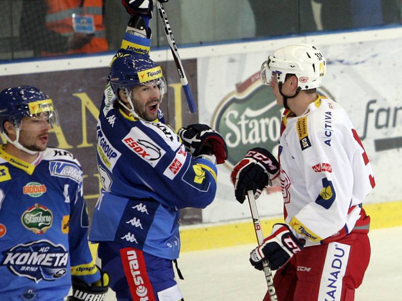 Hokejisté Brna si po vítězství 3:1 nad Slavií udrželi první místo.
