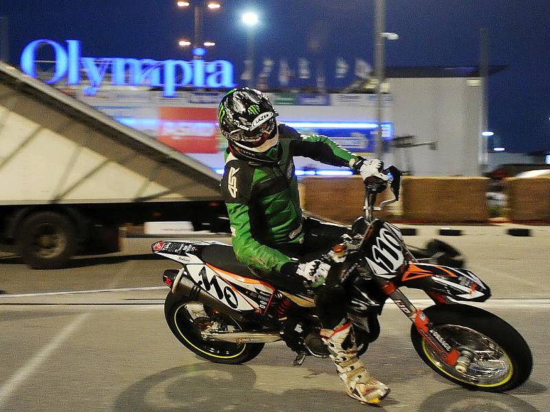 Olympia supermoto night show.