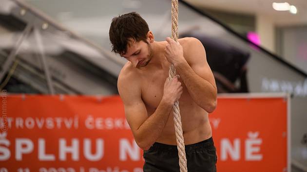 Matěj Cigl z Brna překonal na MČR světový rekord ve šplhu na laně