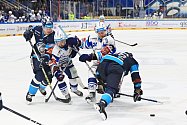 Před pátečním domácím utkáním s Třincem patří hokejové Kometě (v bílém) devátá příčka.