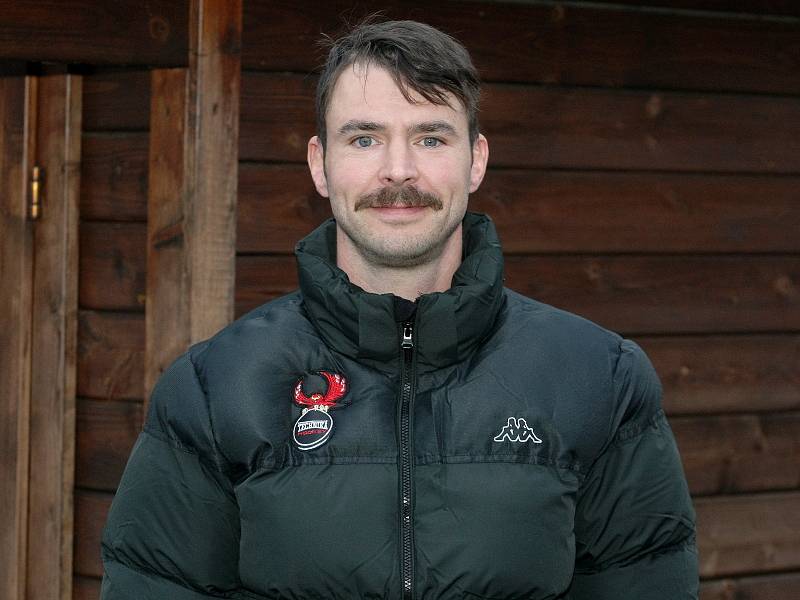 Hokejista Techniky Brno Tomáš Havíř na konci Movemberu.