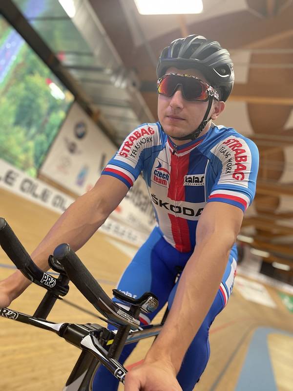 Dráhový cyklista brněnské Dukly Robin Wagner na velodromu ve švýcarském Grenchenu.