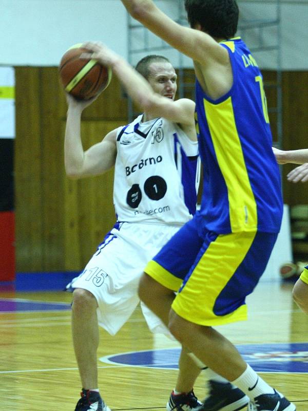 Brněnští basketbalisté JBC v utkání s Litoměřicemi.