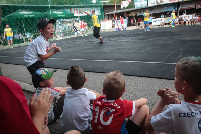 Jubilejní pětadvacátý ročník největšího a nejstaršího futsalového turnaje na jižní Moravě Saňař Cup.