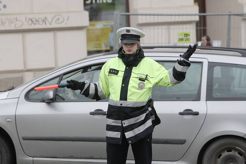 Čtvrteční cvičení hasičů a policistů v Brně při simulovaném blackoutu - hromadném výpadku elektřiny.