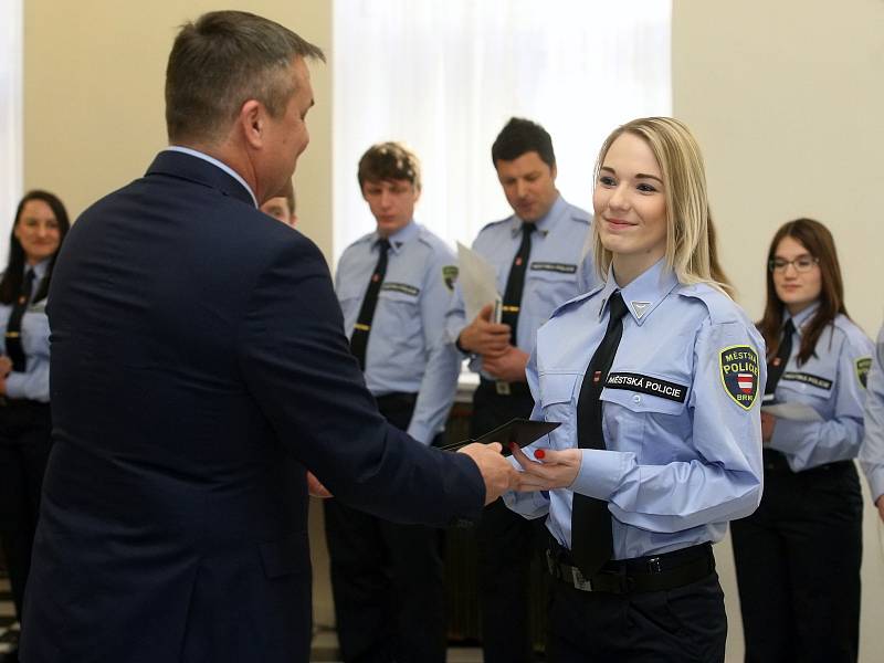 Vyřazení nových strážníků Městské policie Brno na radnici.
