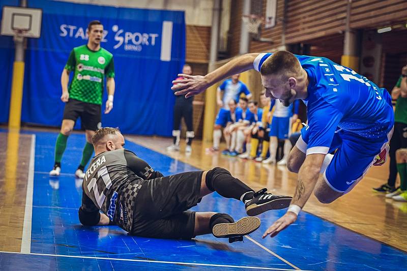 Helas Brno (v modrém) remizoval v derby na domácí palubovce se Žabinskými Vlky 3:3.