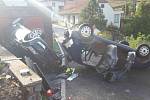 Dvě osobní auta se střetla v Úsuší na Brněnsku. Řidiči obou vozidel utrpěli středně těžká zranění